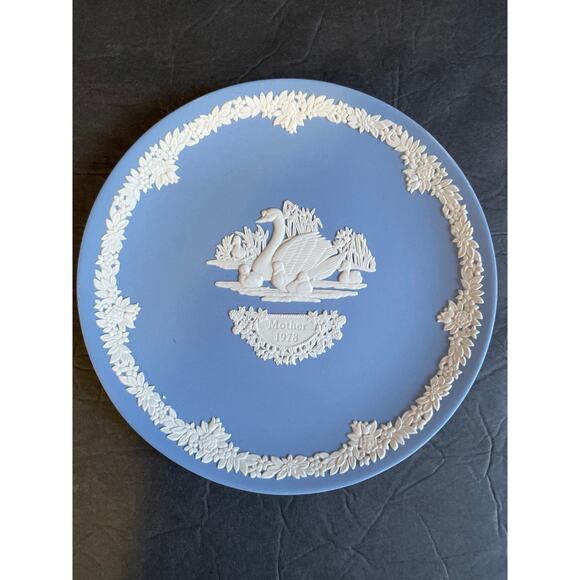Vintage Wedgewood Blue Jasperware Mothers Day Plate for 1978 6.5" Mother Swan - Picture 1 of 4
